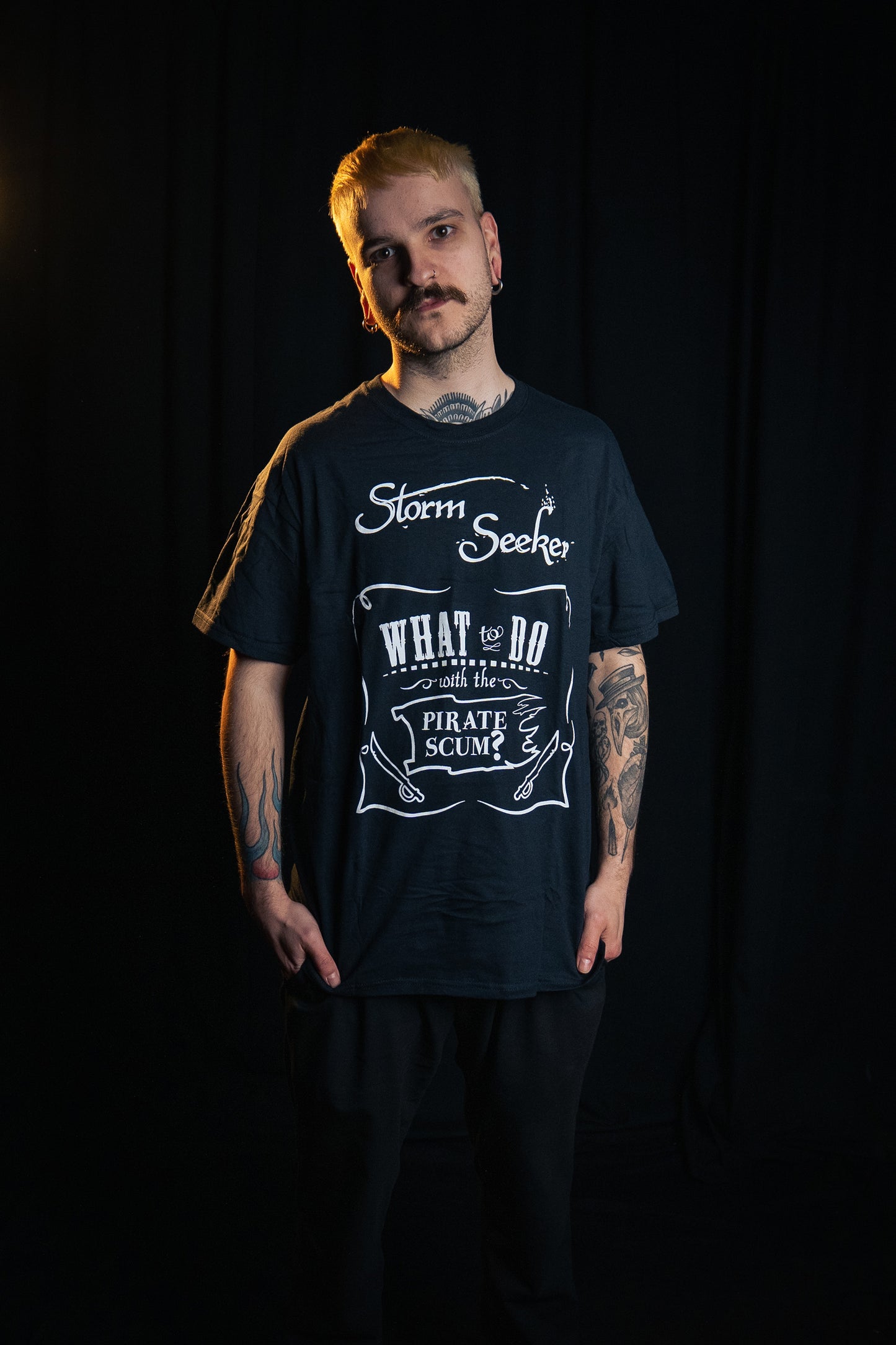 Storm Seeker - T-Shirt „Pirate Scum“ Unisex