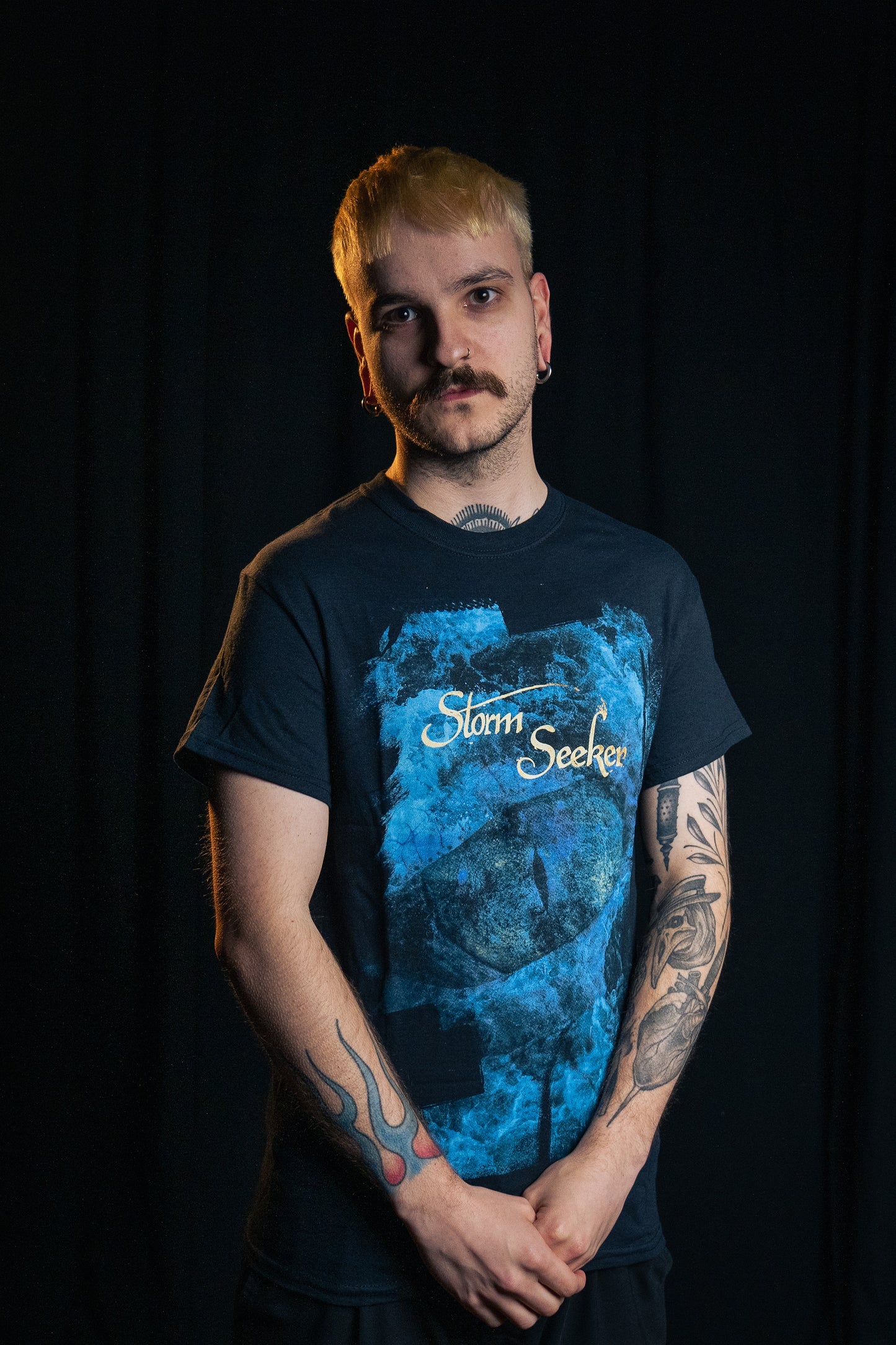 Storm Seeker - T-Shirt „Beneath in the Cold“ Unisex